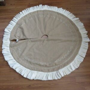 D & F Designs 52" Tan Beige Winter White Pearls Felt Ruffle Christmas Tree Skirt